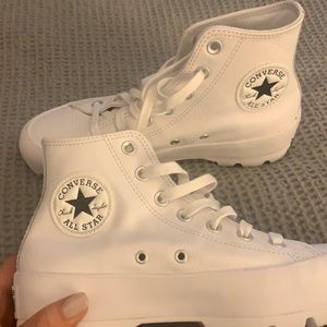 CONVERSE WOMENS CHUCK TAYLOR ALL STAR LUGGED HIGH TOP SNEAKER - WHITE